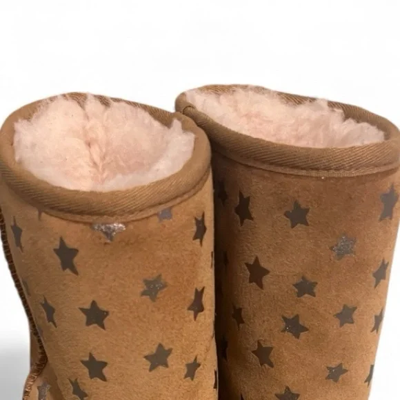 ✨UGG Classic Short Star Print Boots • Size 6✨ - Picture 9 of 9